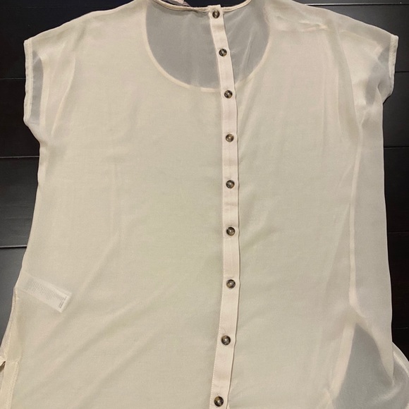 BUTTONED BACK BLOUSE - Picture 2 of 5